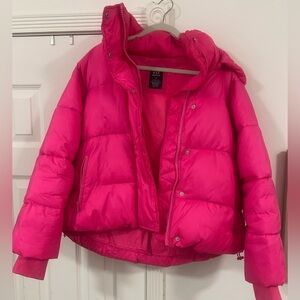 100% Recycled Polyester Relaxed Heavyweight Cropped Puffer Jacket